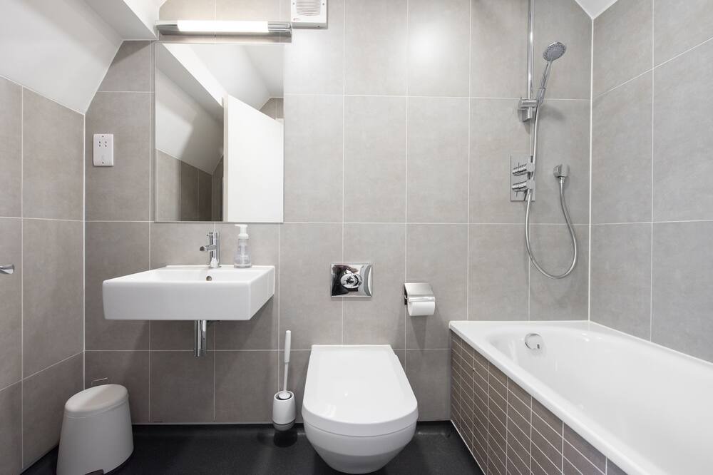 Photo of Bathroom in Herongate