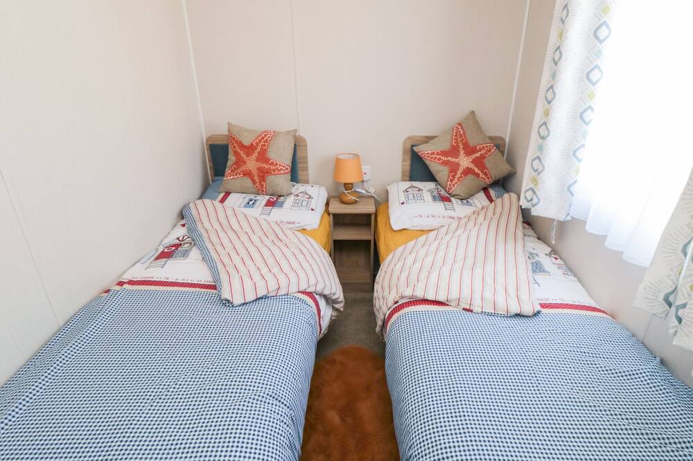 Photo of Bedroom in Cayton Bay