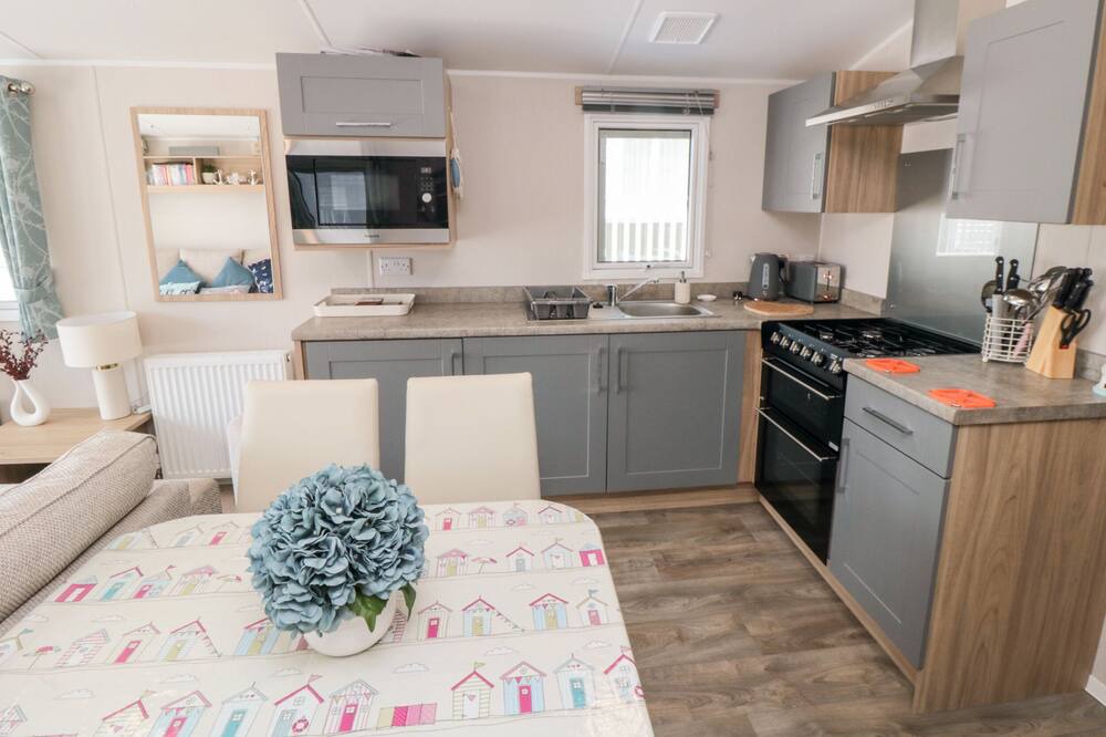 Photo of Kitchen in Cayton Bay