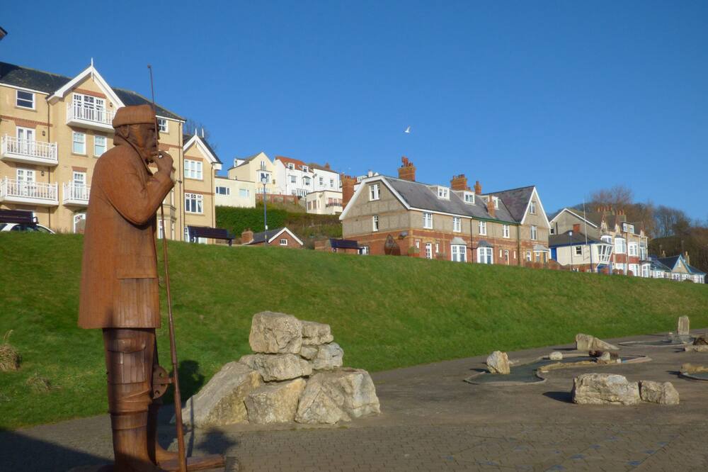 Photo of Others in Cayton Bay