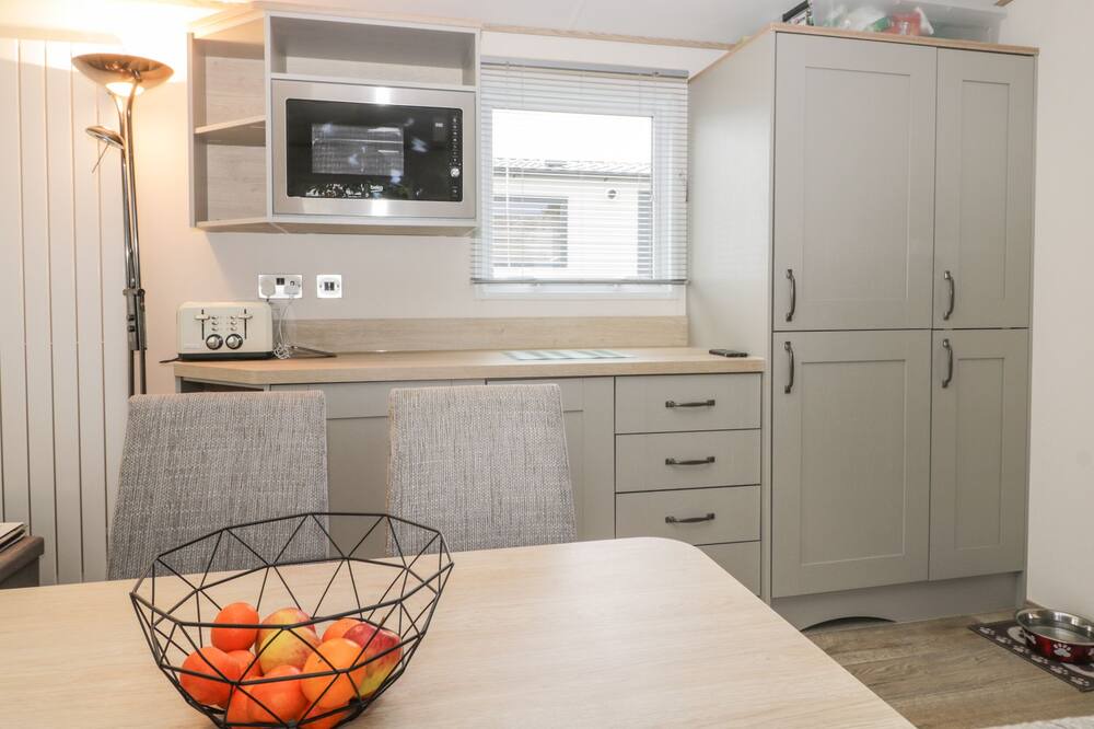 Photo of Kitchen in Cayton Bay