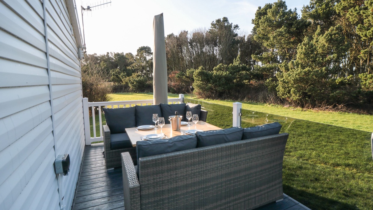 Photo of Outdoor in Cayton Bay
