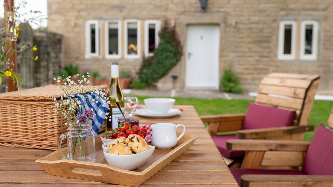 Photo of Outdoor in Honley