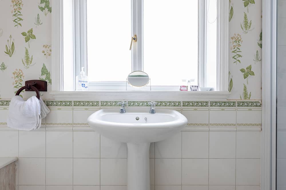 Photo of Bathroom in Earls Barton