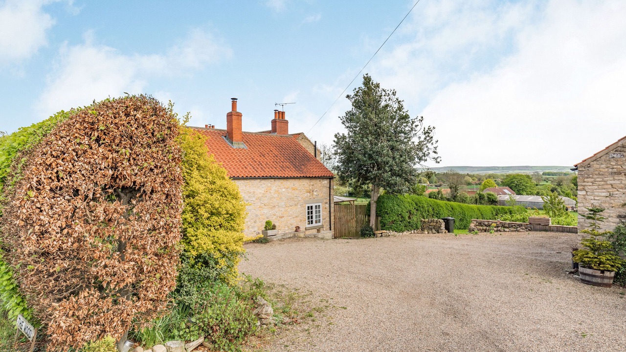 Photo of Outdoor in Potter Brompton