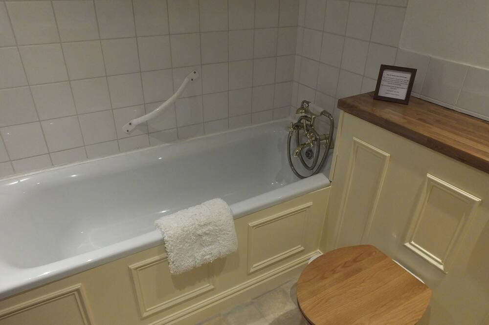 Photo of Bathroom in Leyburn