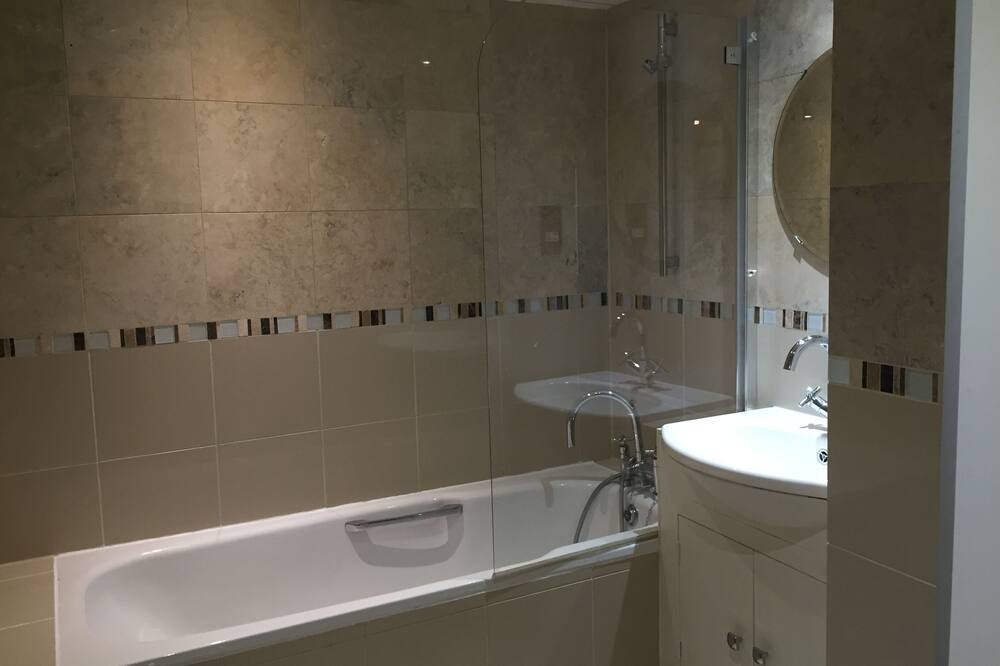 Photo of Bathroom in Kilburn
