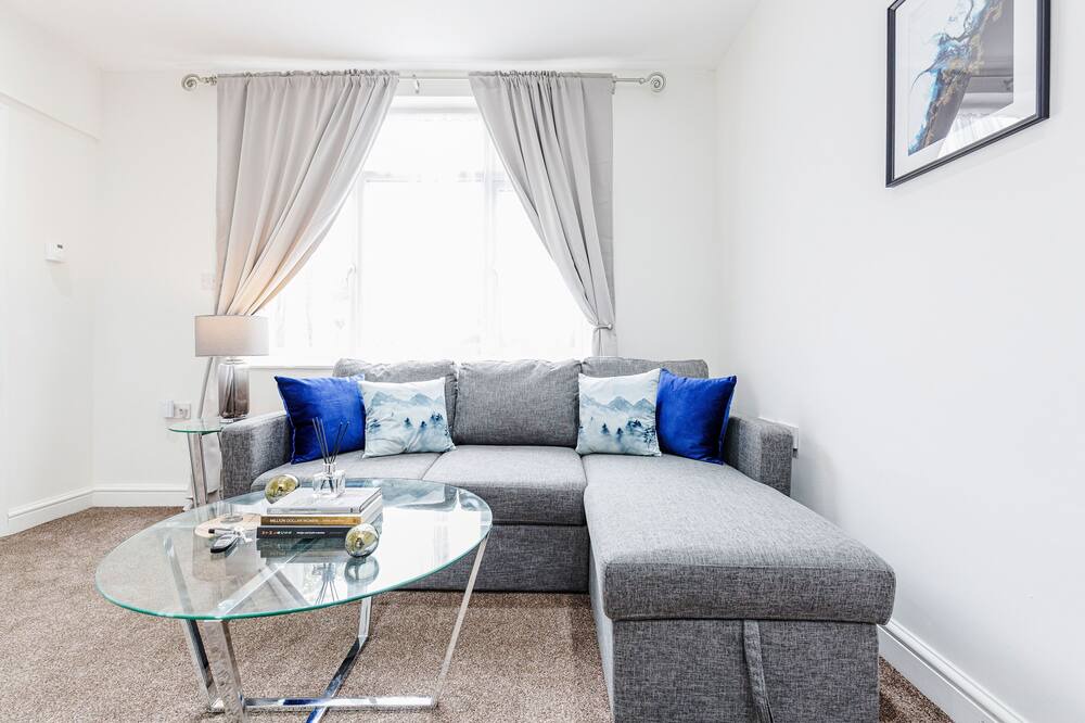 Photo of Livingroom in South Ockendon