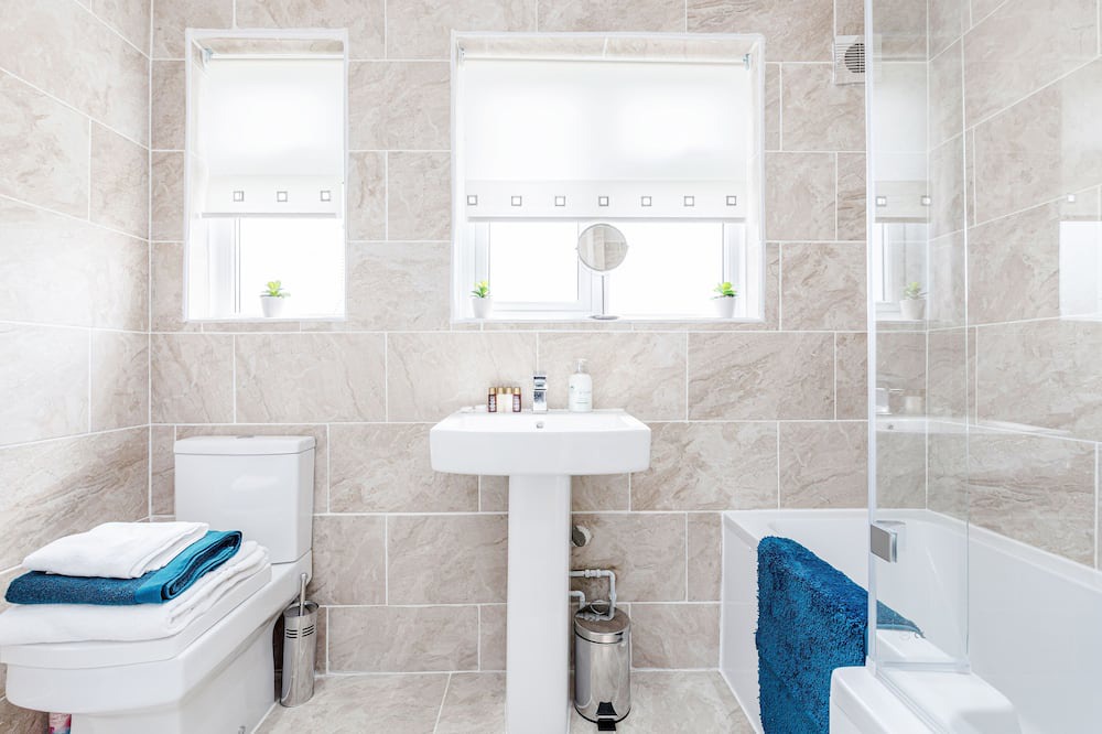 Photo of Bathroom in South Ockendon
