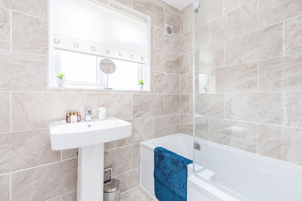Photo of Bathroom in South Ockendon