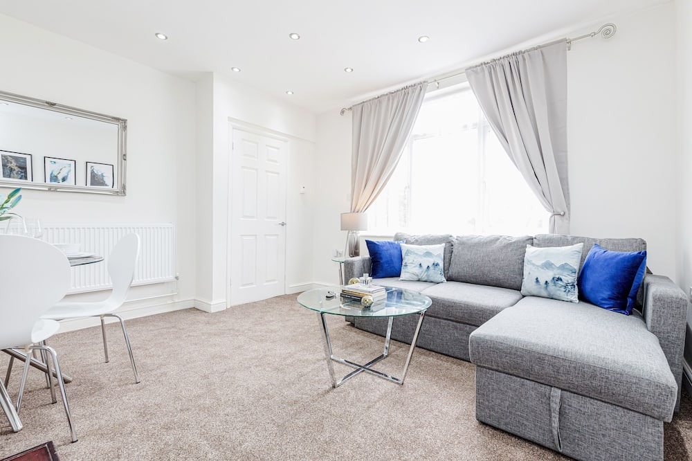 Photo of Livingroom in South Ockendon