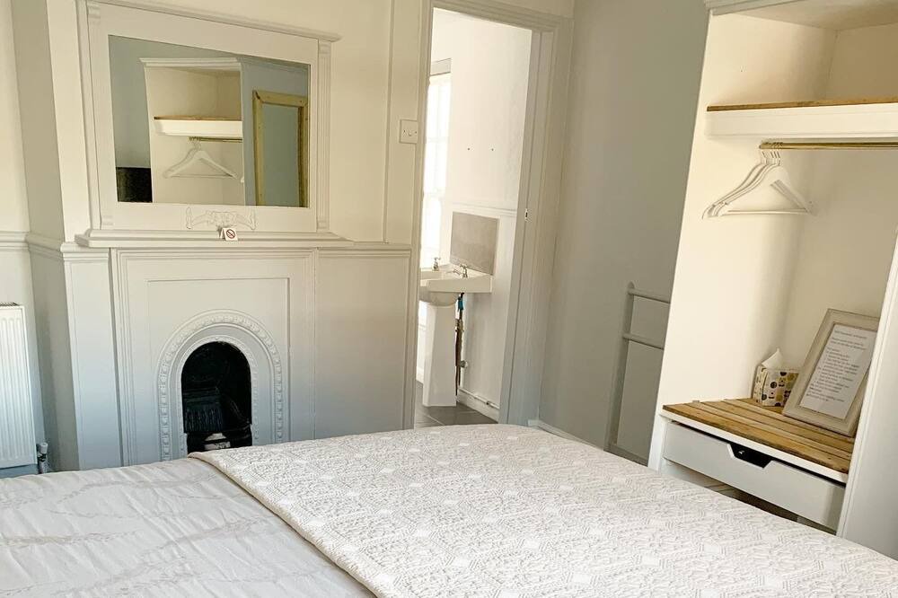 Photo of Bedroom in Louth