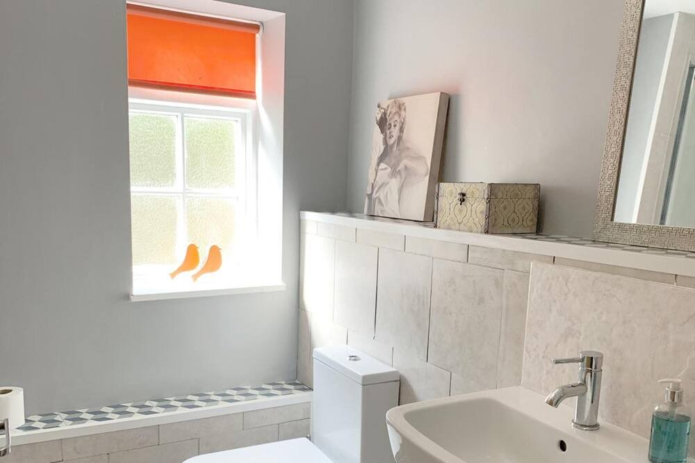Photo of Bathroom in Louth