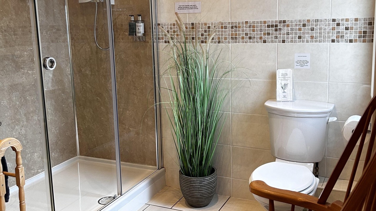 Photo of Bathroom in Glentham