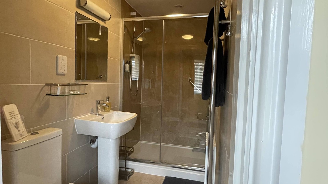 Photo of Bathroom in Glentham
