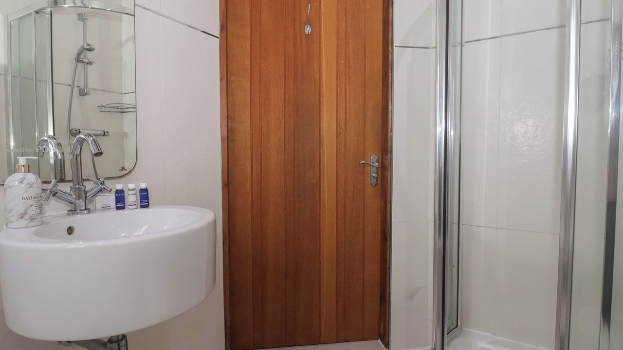 Photo of Bathroom in Weaverthorpe