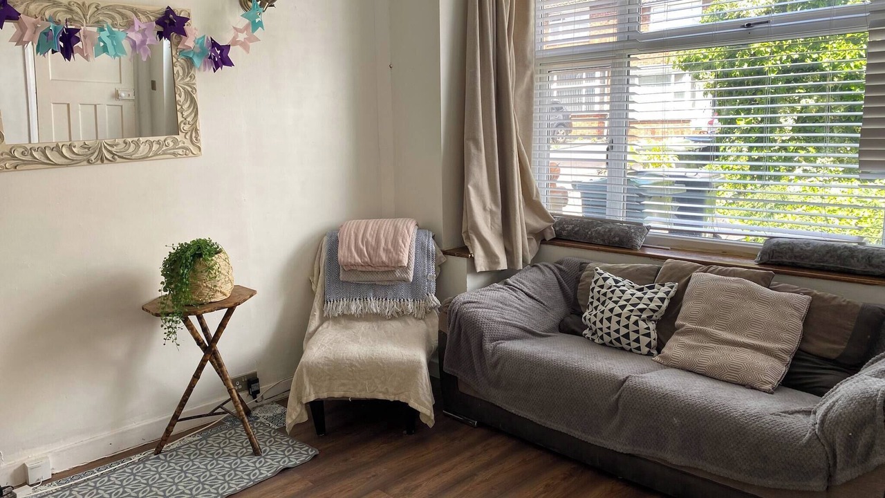 Photo of Livingroom in Tea Green