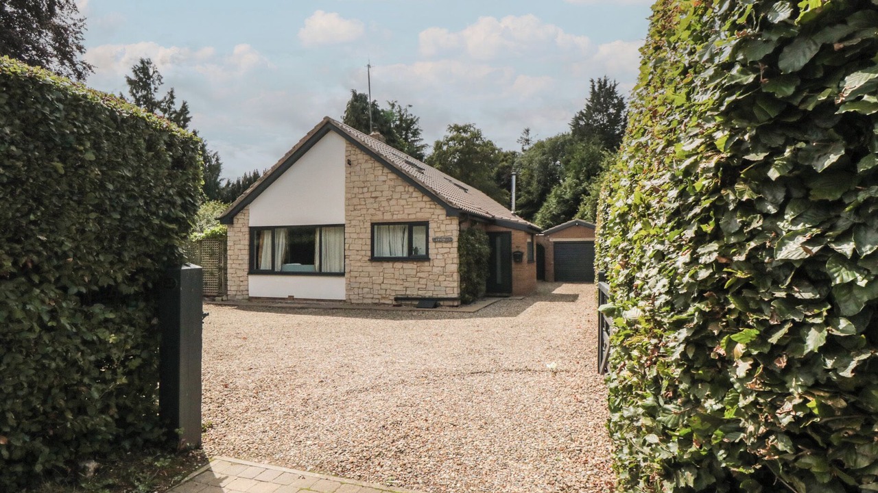 Photo of Outdoor in Potter Brompton