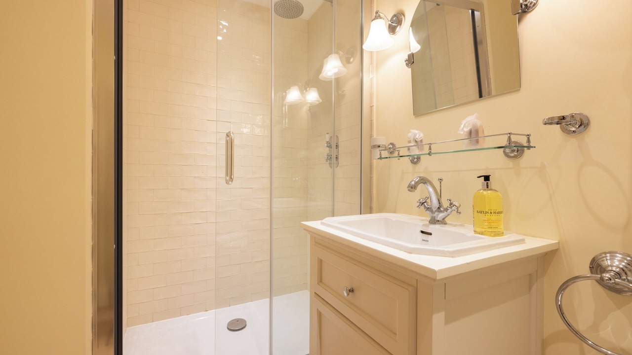 Photo of Bathroom in Brompton & Hans Town