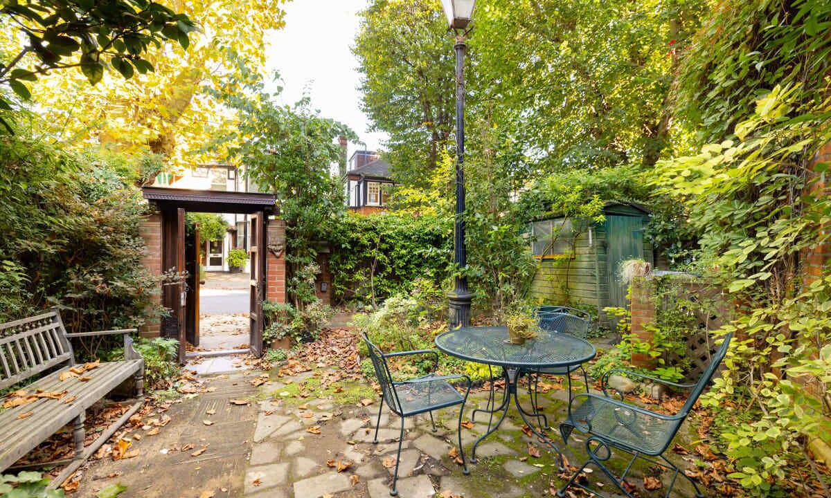 Photo of Outdoor in Chiswick