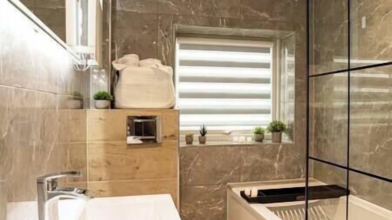 Photo of Bathroom in Wroxton