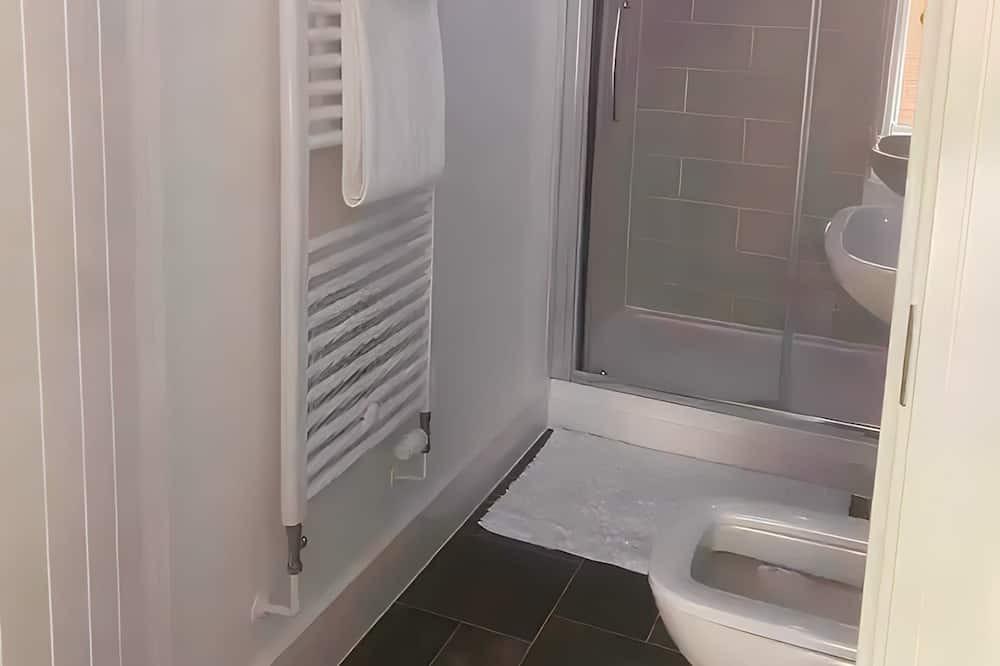 Photo of Bathroom in South Ockendon