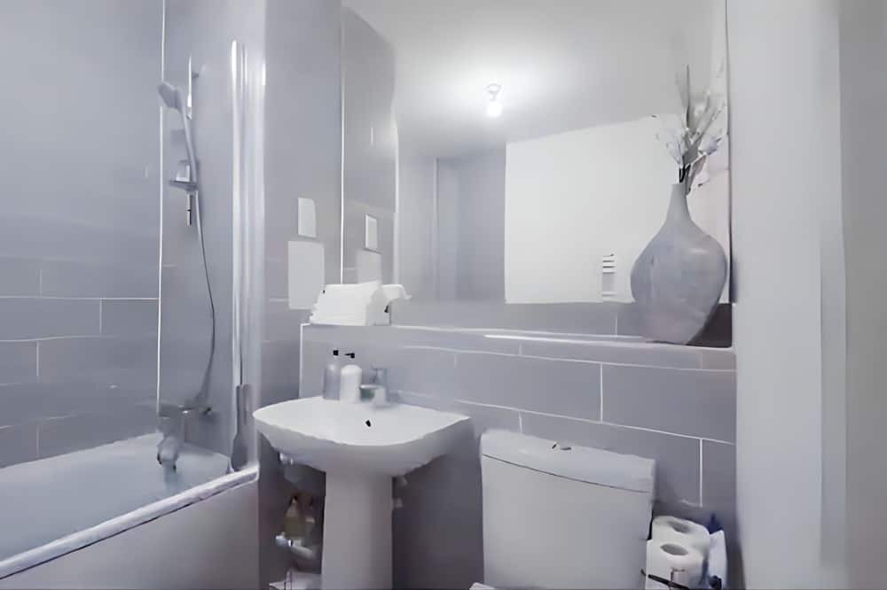 Photo of Bathroom in South Ockendon