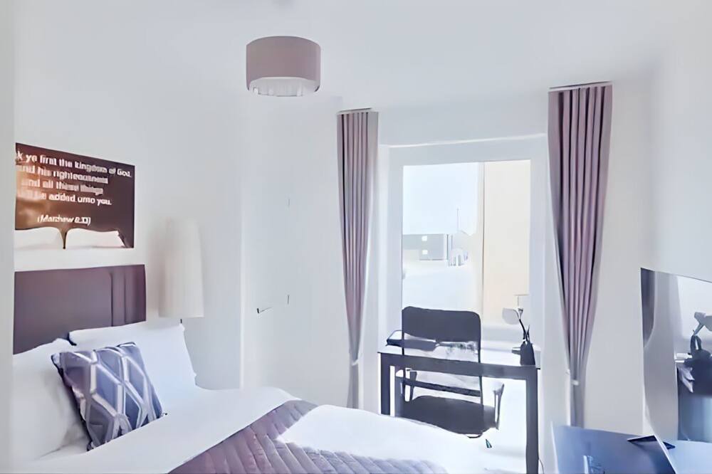 Photo of Bedroom in South Ockendon