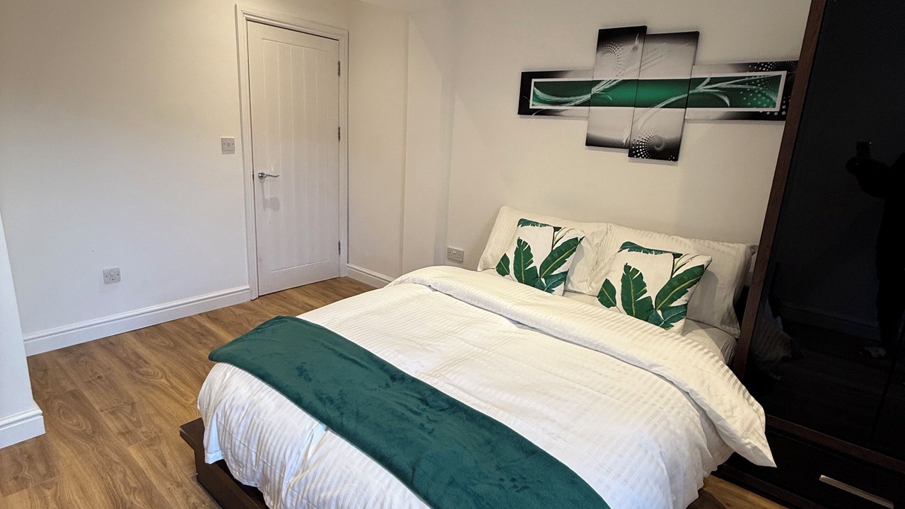 Photo of Bedroom in West Thornton