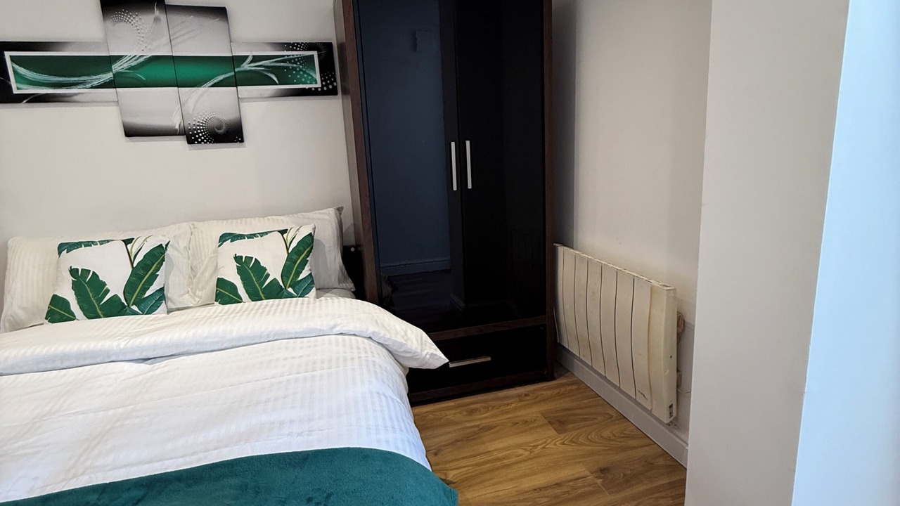 Photo of Bedroom in West Thornton
