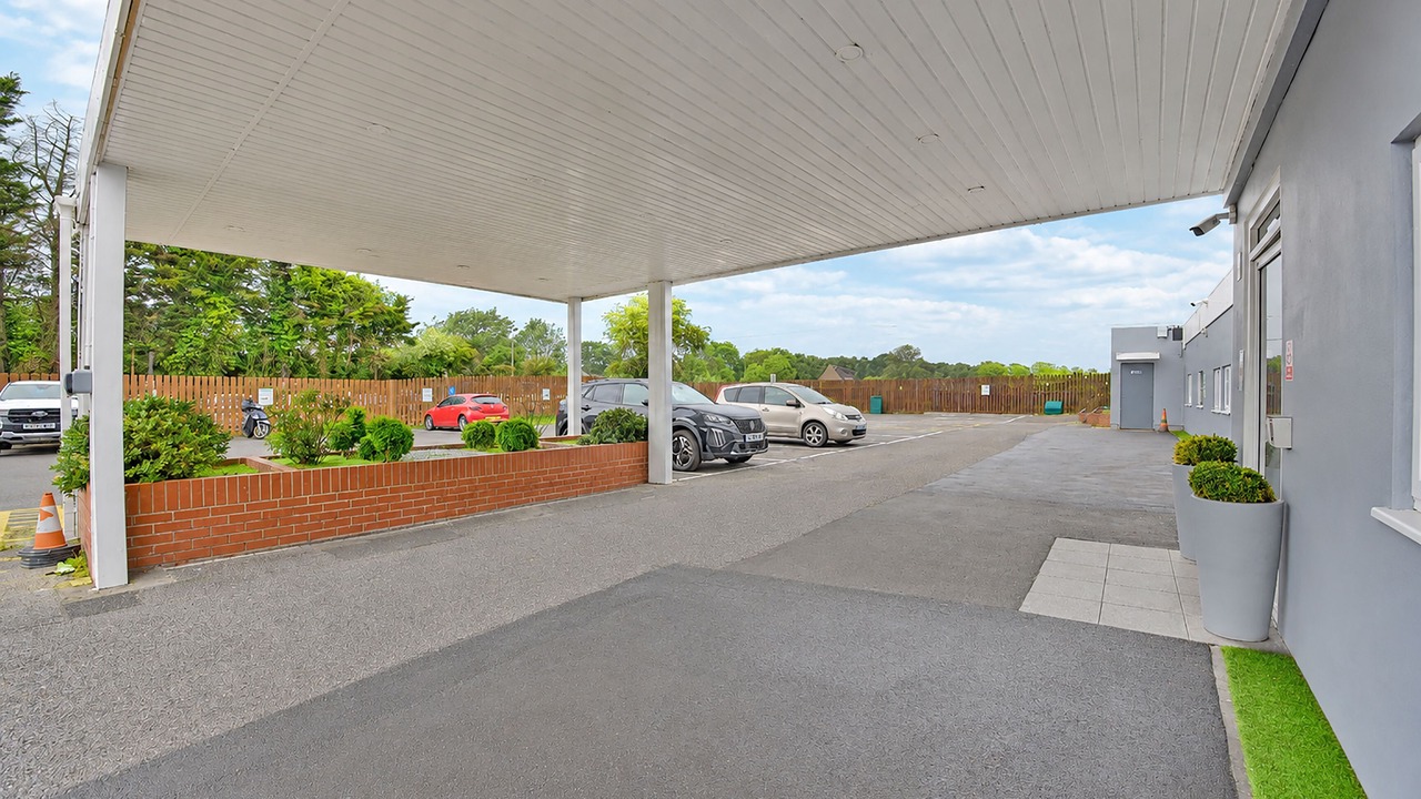 Photo of Outdoor in Harlington