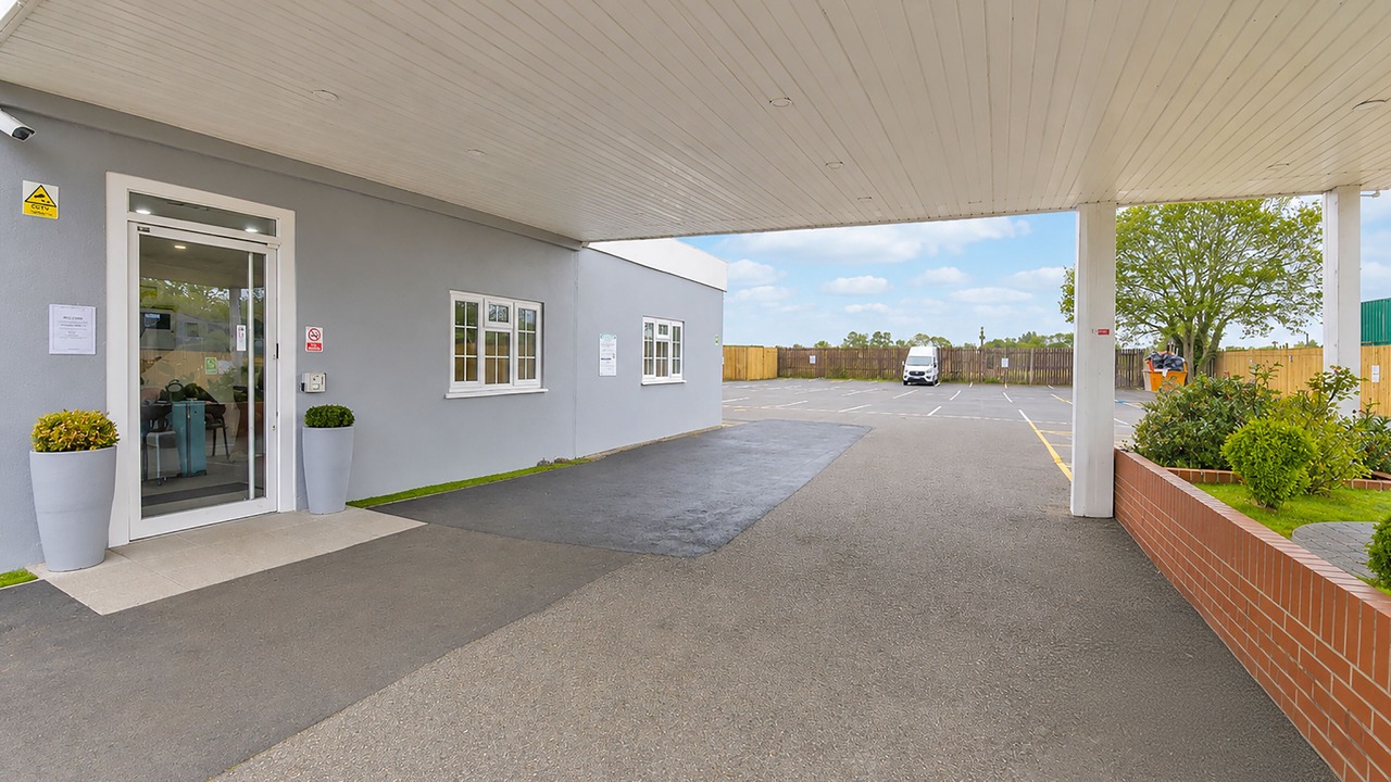 Photo of Outdoor in Harlington