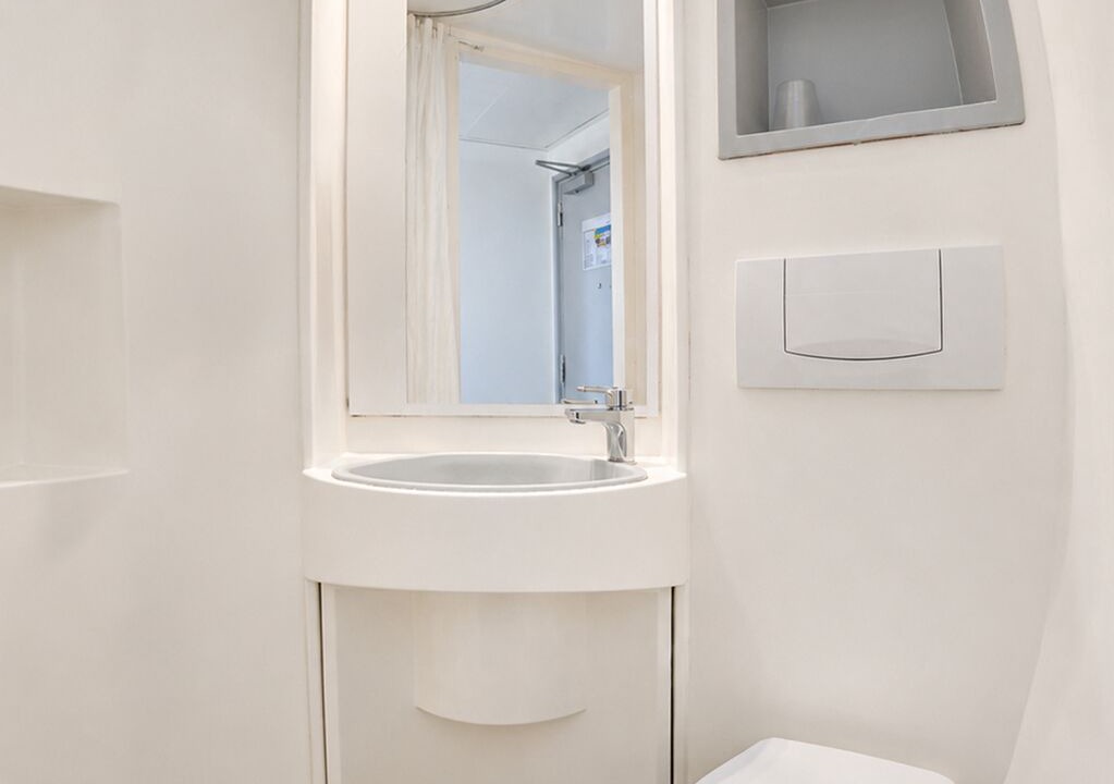 Photo of Bathroom in Harlington