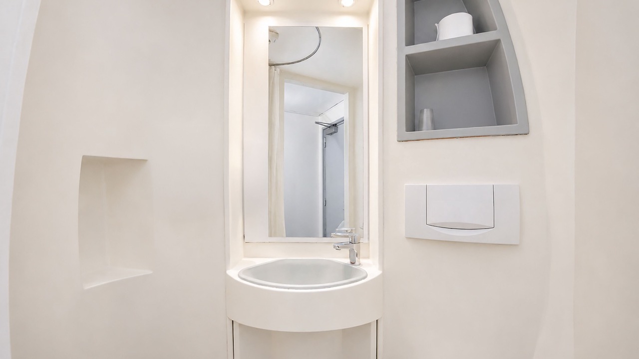 Photo of Bathroom in Harlington