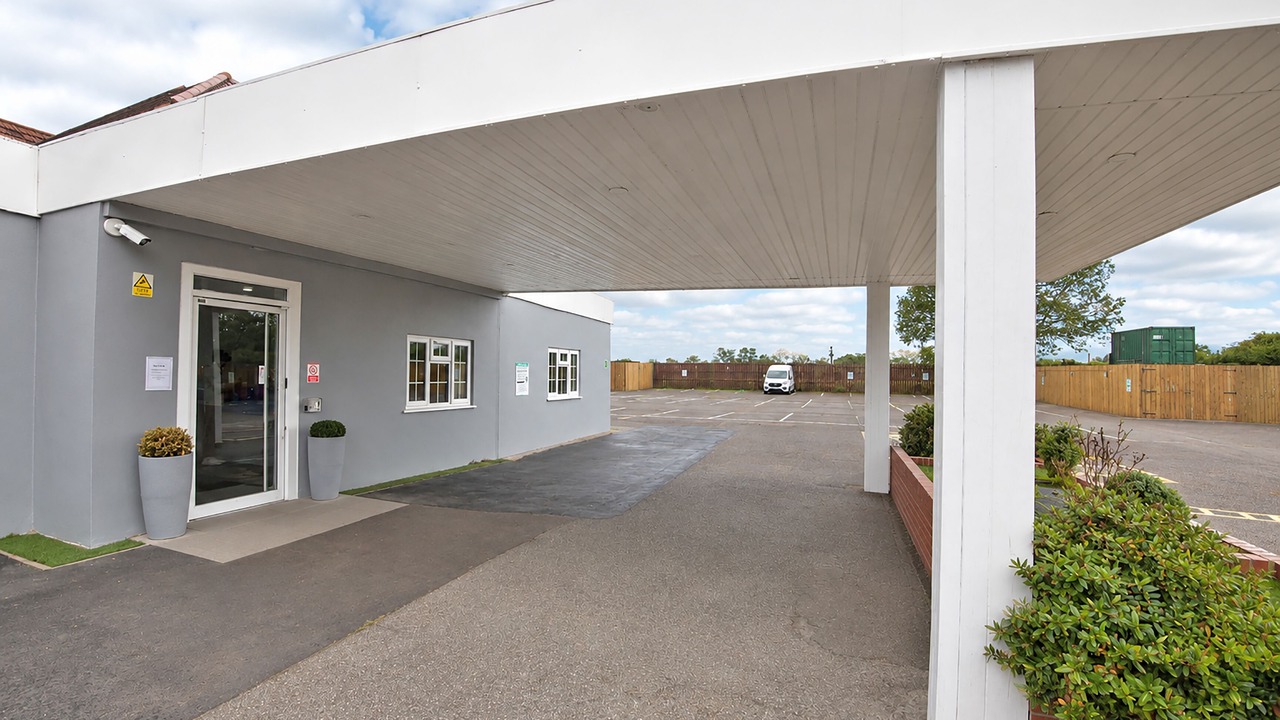 Photo of Outdoor in Harlington