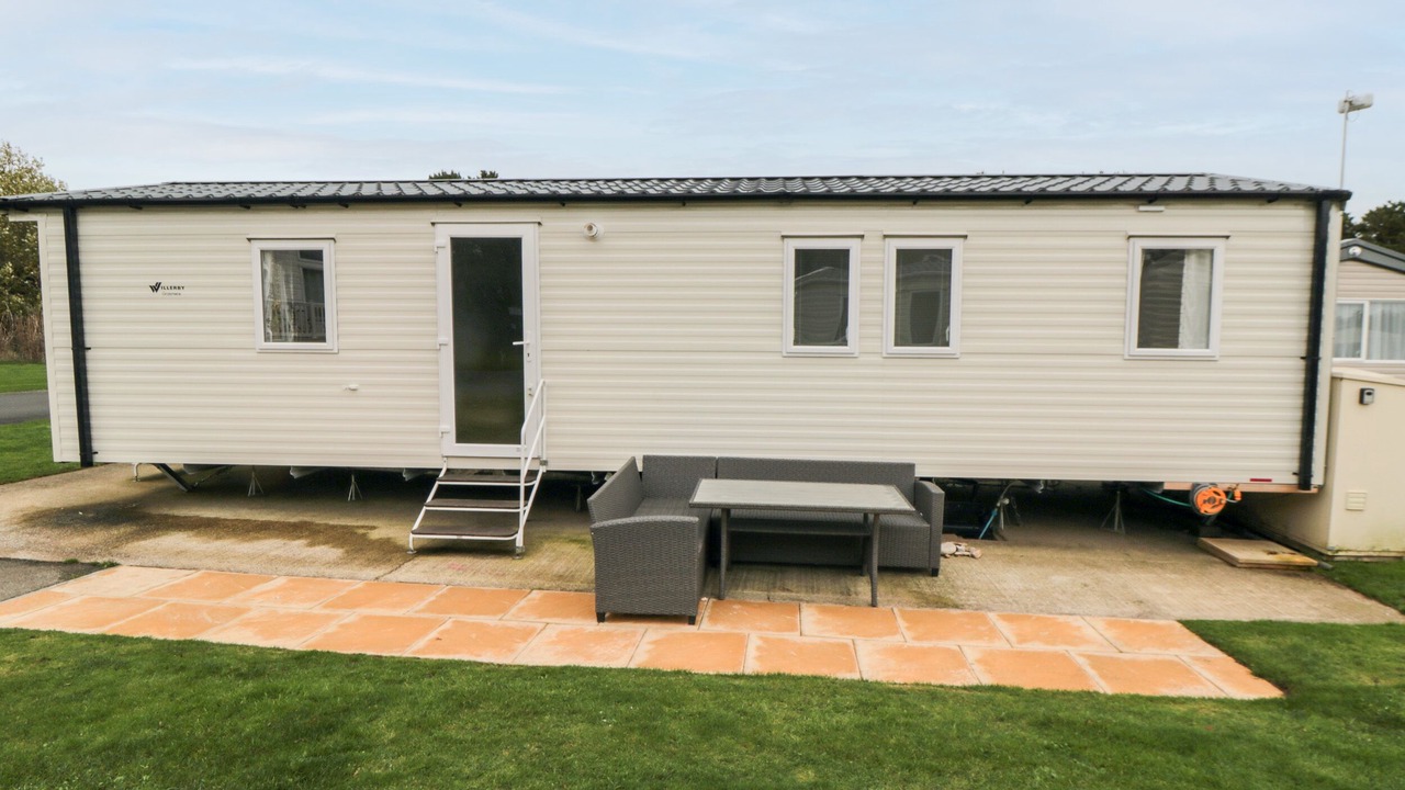 Photo of Outdoor in Cayton Bay