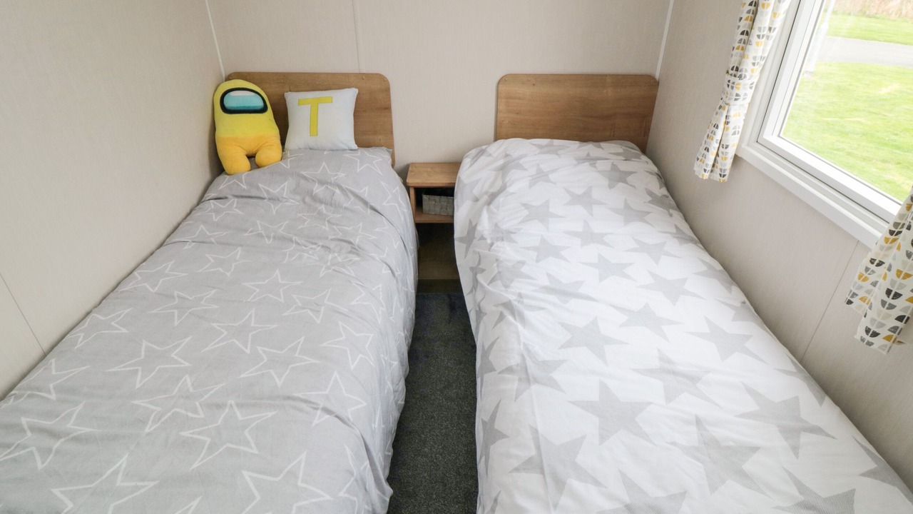 Photo of Bedroom in Cayton Bay