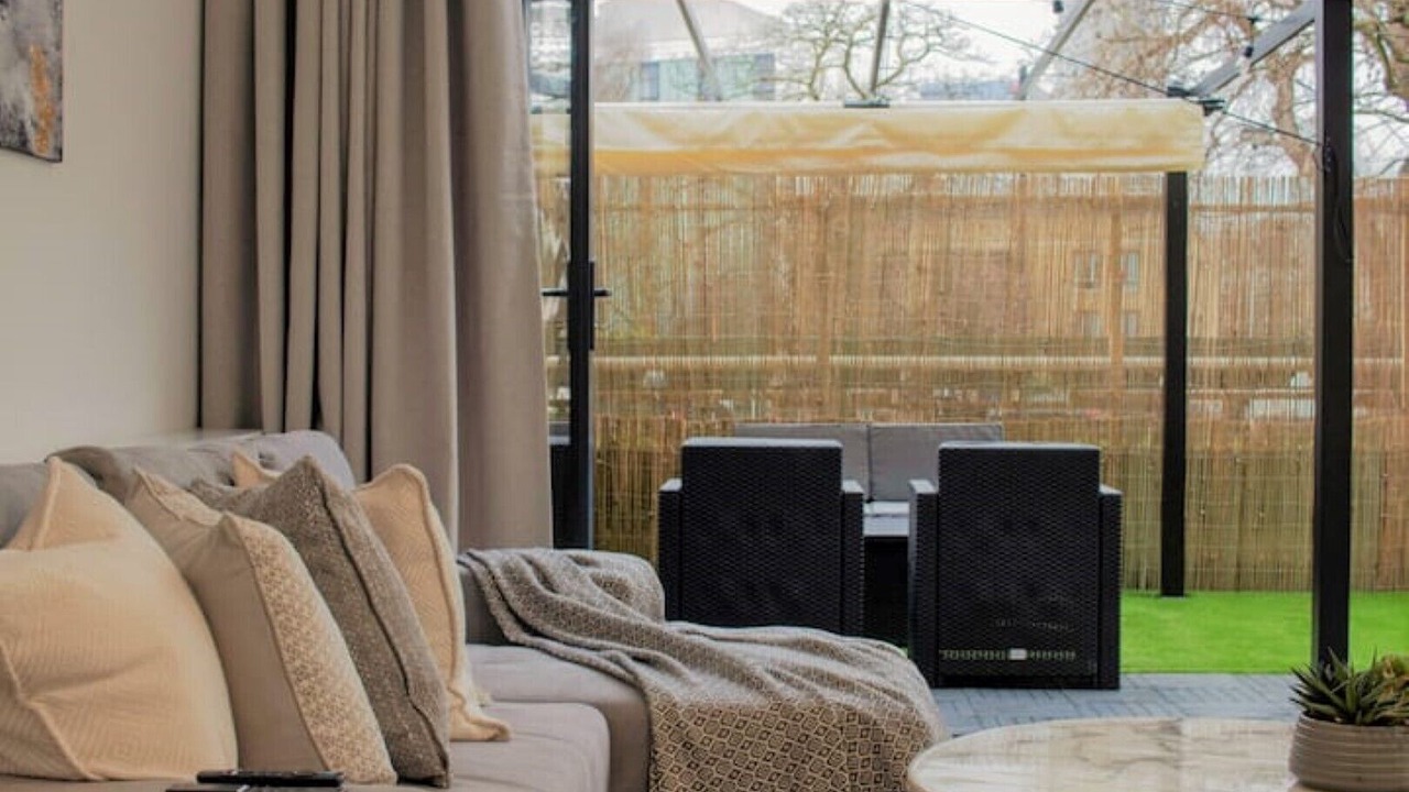 Photo of Livingroom in Tower Hamlets