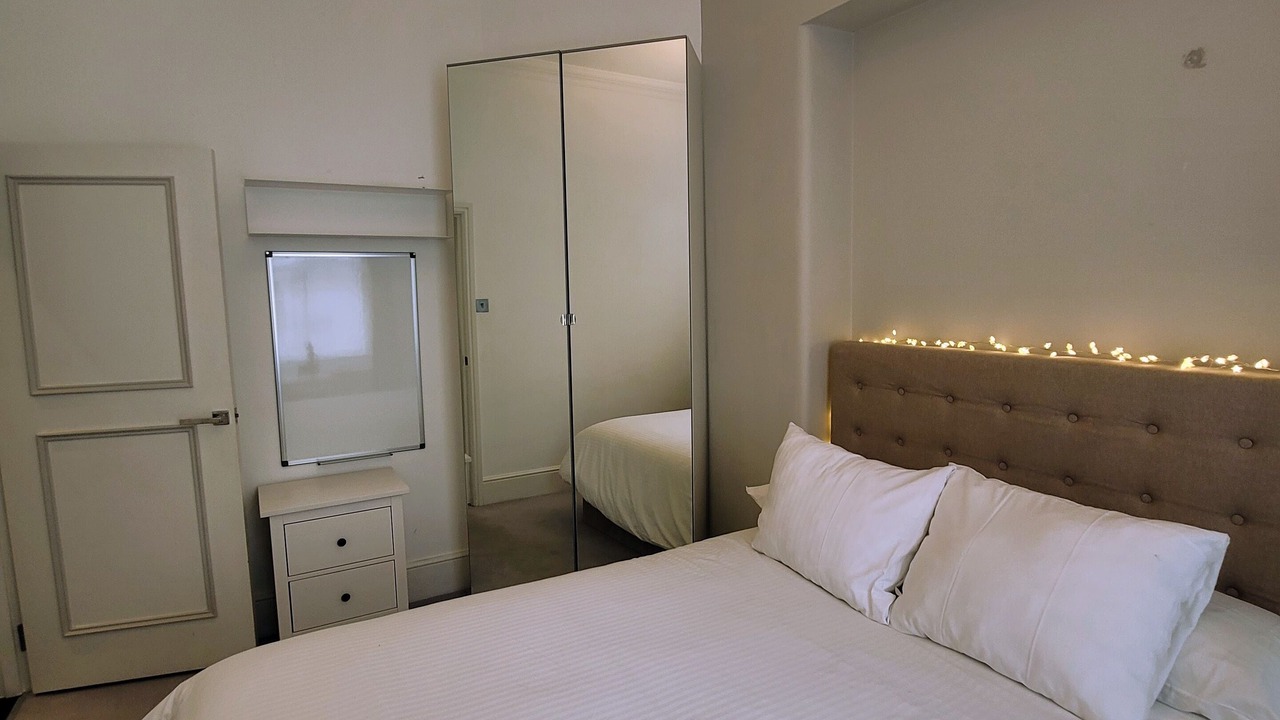 Photo of Bedroom in Earl's Court