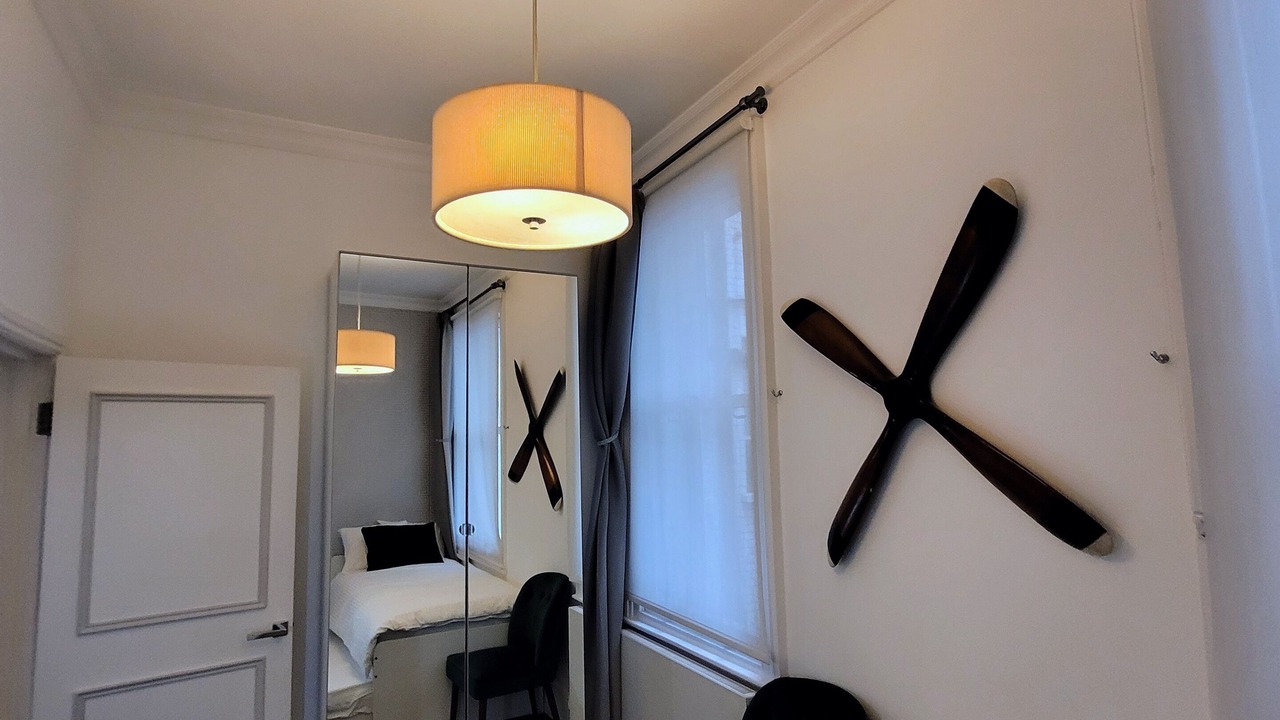 Photo of Bedroom in Earl's Court