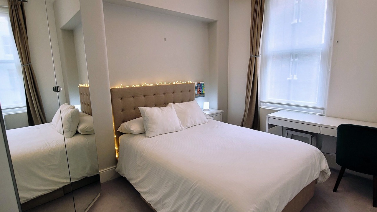 Photo of Bedroom in Earl's Court