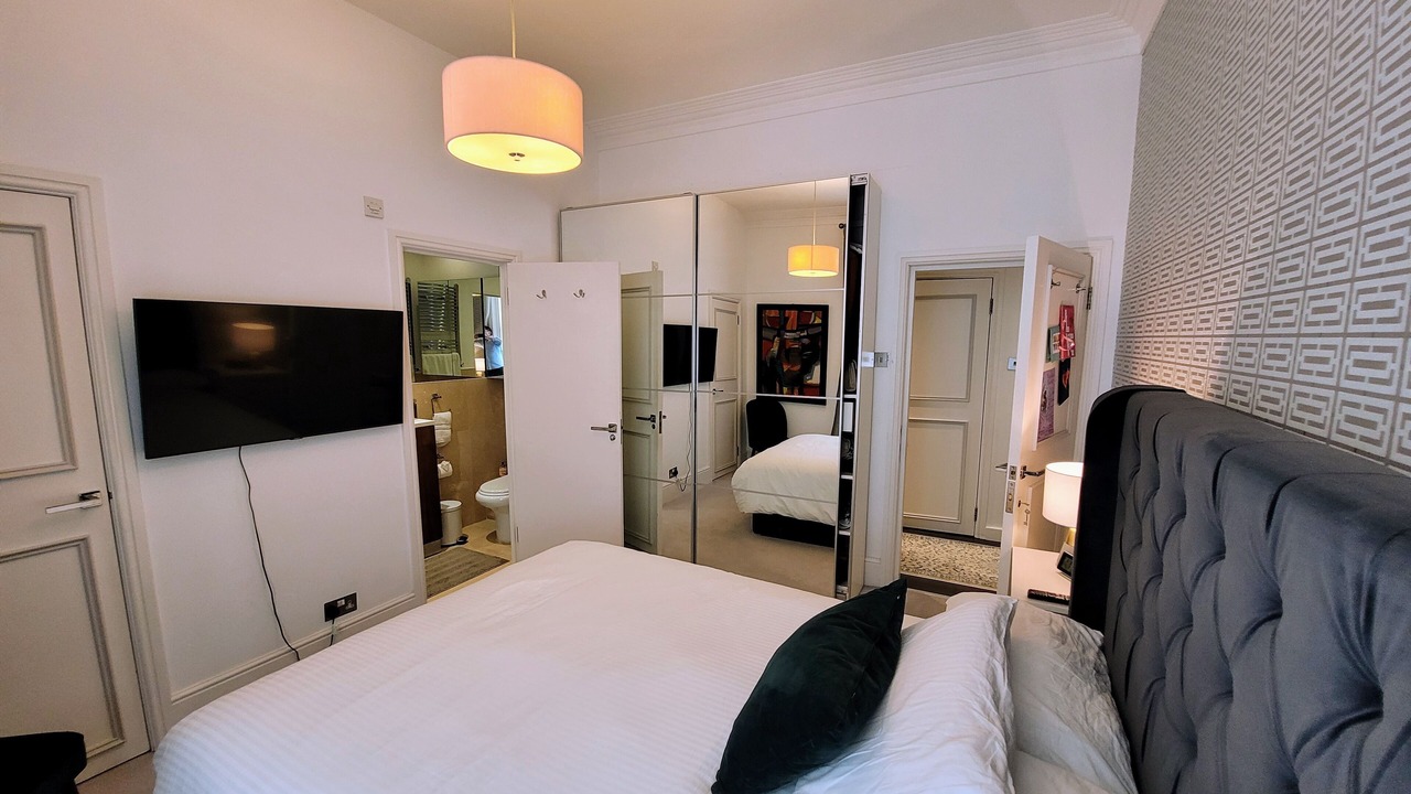 Photo of Bedroom in Earl's Court
