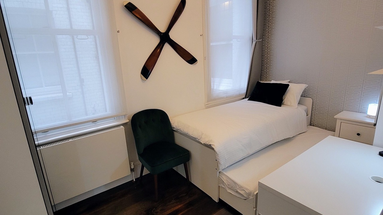 Photo of Bedroom in Earl's Court