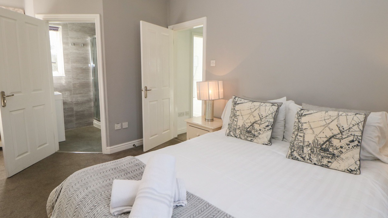 Photo of Bedroom in Holestone Moor