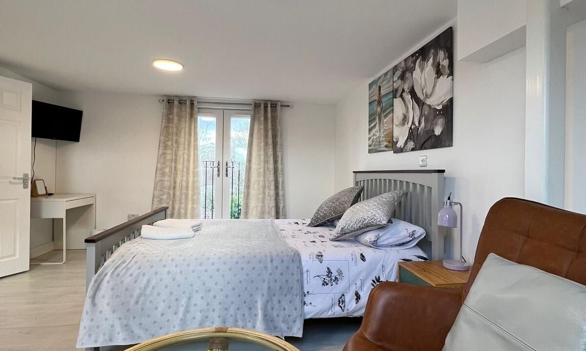 Photo of Bedroom in Headington