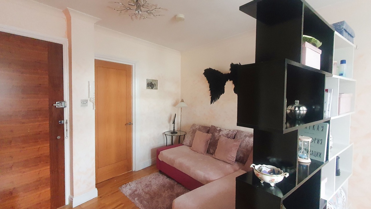 Photo of Livingroom in Childs Hill
