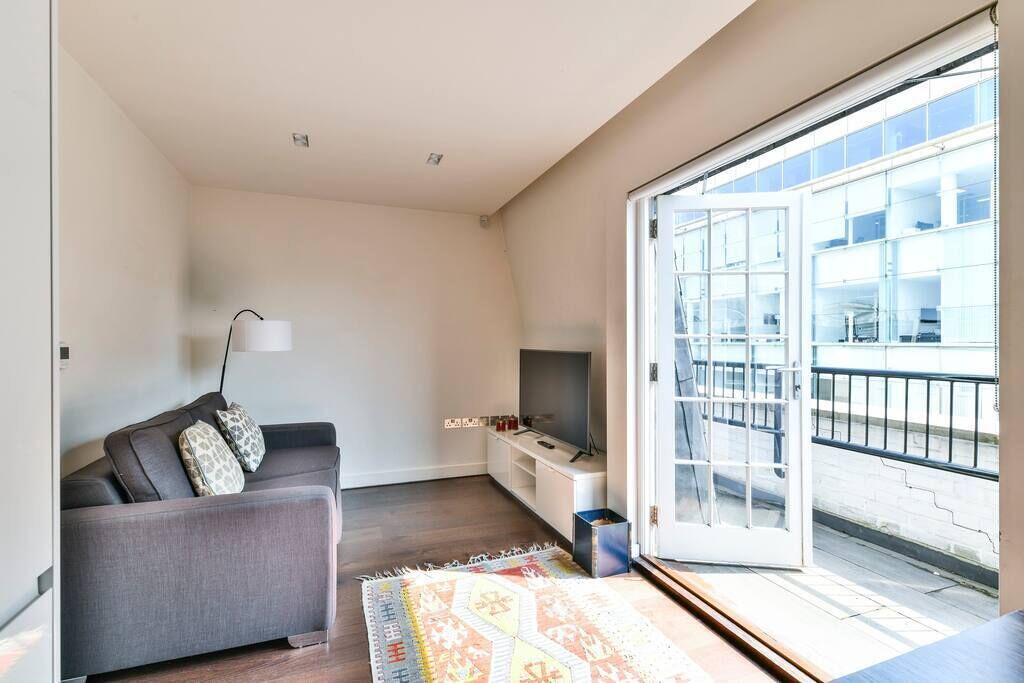 Photo of Livingroom in Brompton & Hans Town