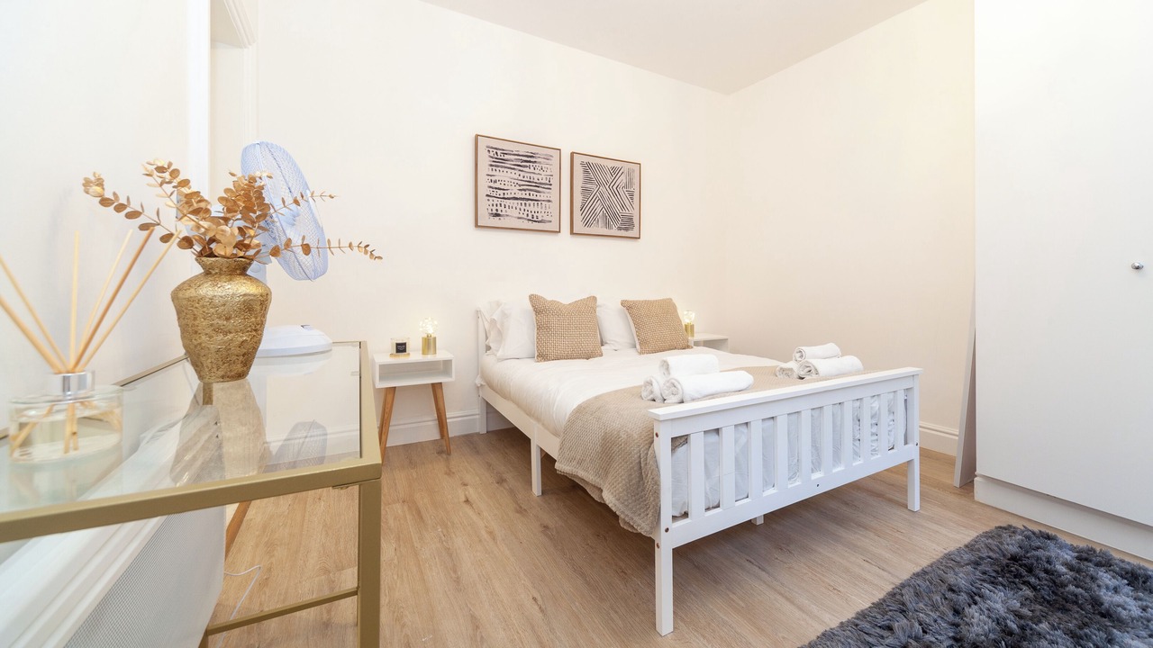 Photo of Bedroom in Queen's Gate