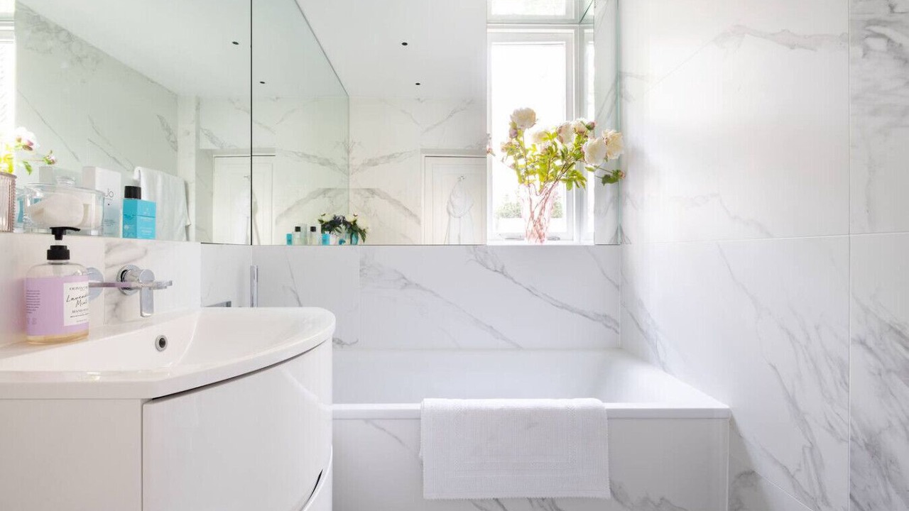 Photo of Bathroom in Brompton & Hans Town