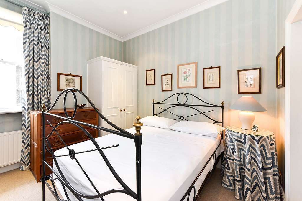 Photo of Bedroom in Brompton & Hans Town